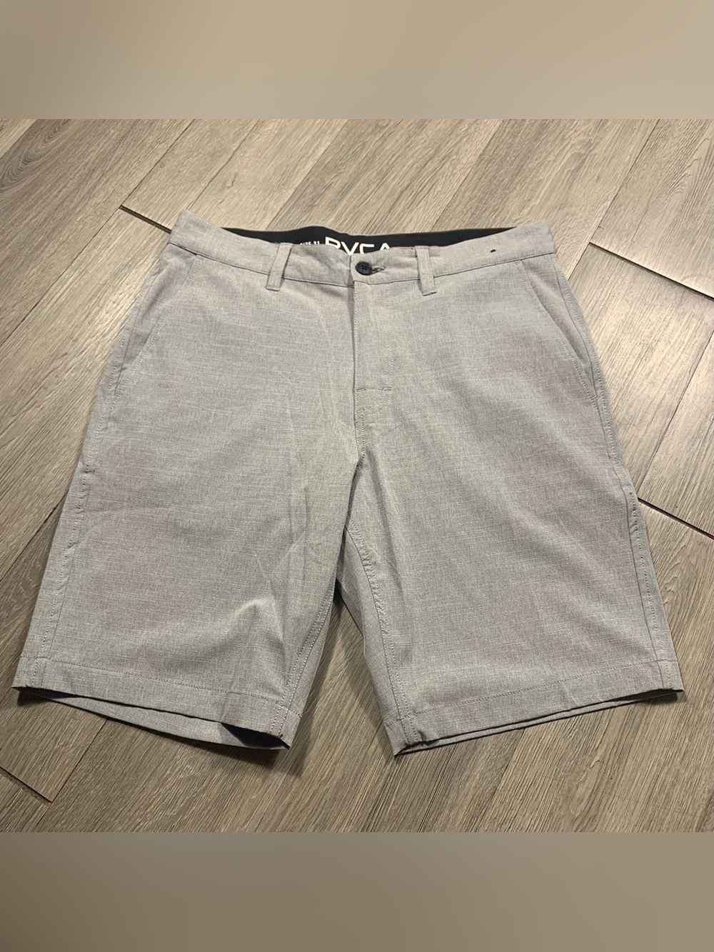RVCA Light Gray Flat Front Stretch Shorts size 31